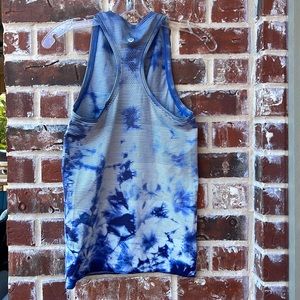 Lululemon blue/white tank top